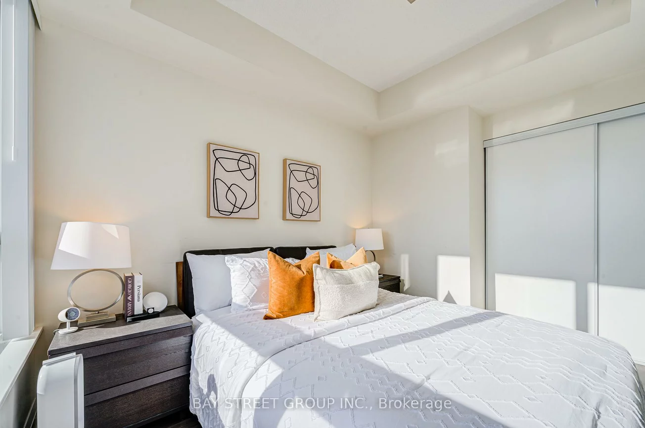 5, Sheppard, Willowdale East, Toronto