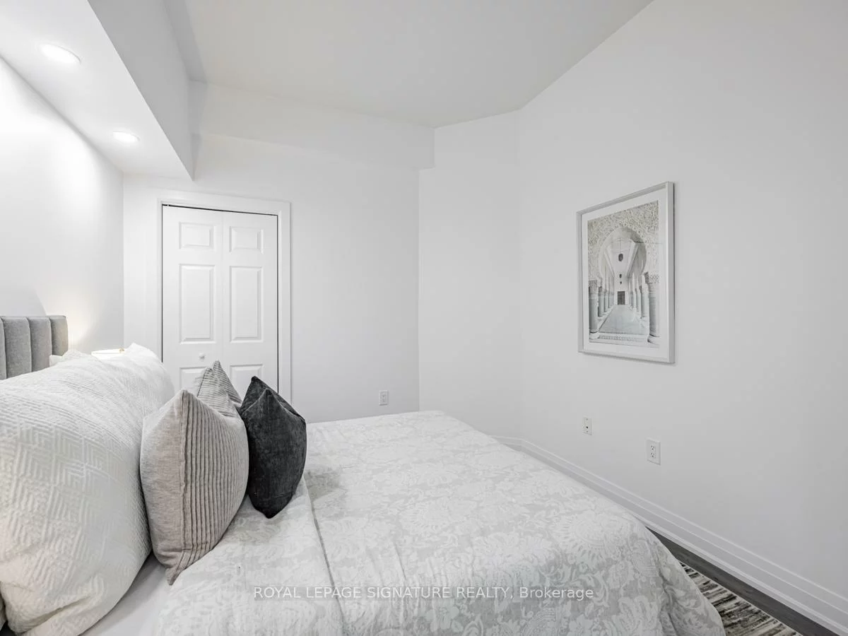 284, Bloor, Annex, Toronto