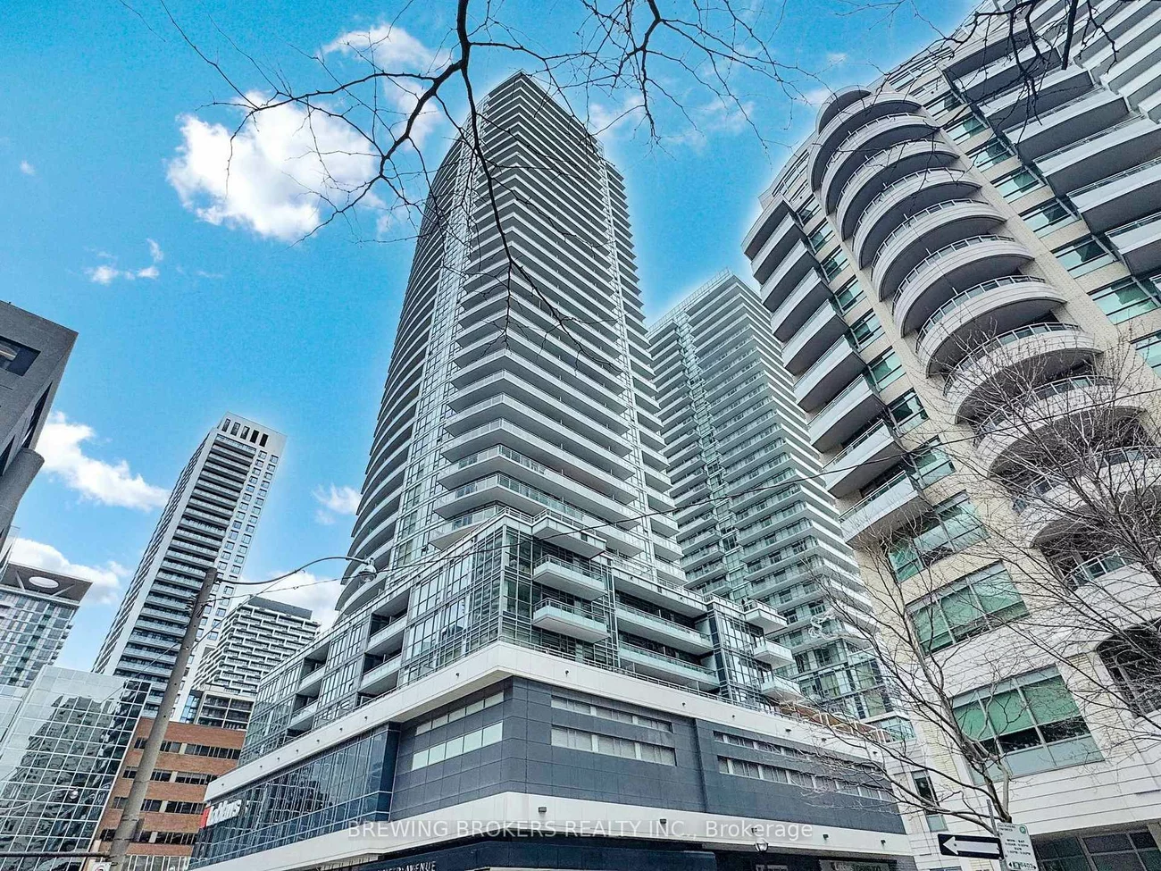 89, Dunfield, Mount Pleasant West, Toronto