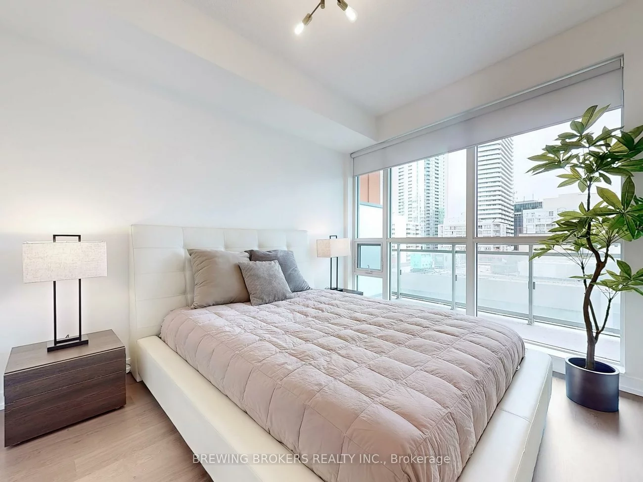 89, Dunfield, Mount Pleasant West, Toronto