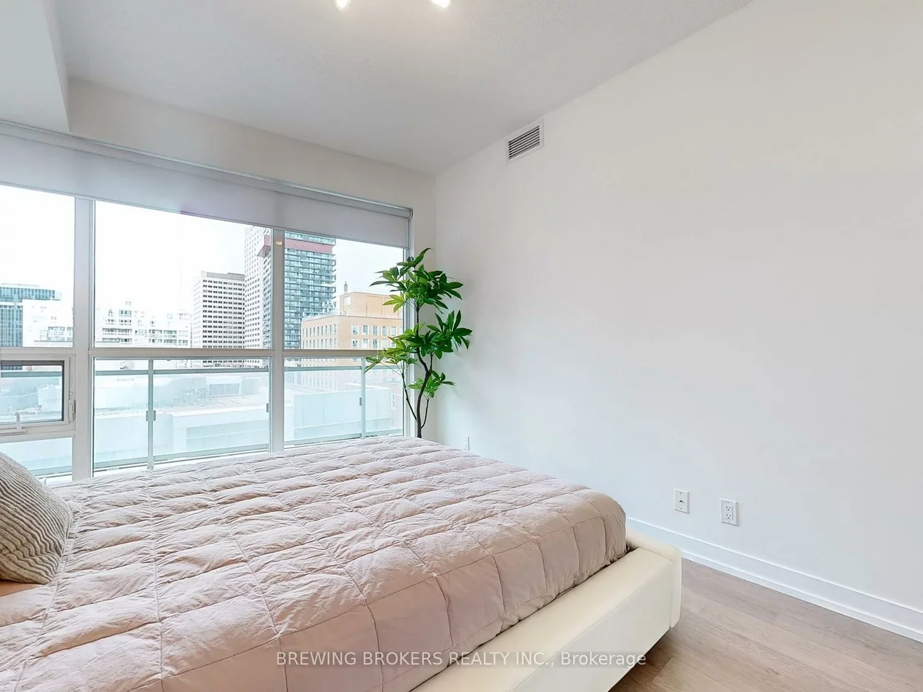89, Dunfield, Mount Pleasant West, Toronto