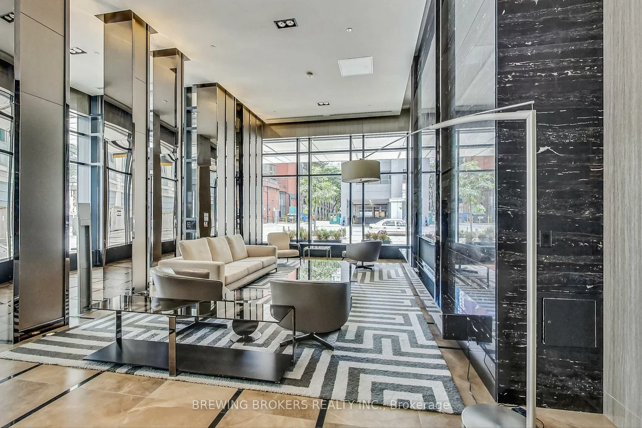 89, Dunfield, Mount Pleasant West, Toronto