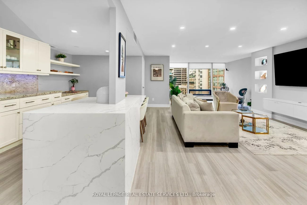 30, Wellington, Church-Yonge Corridor, Toronto