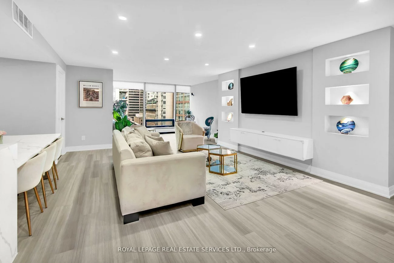 30, Wellington, Church-Yonge Corridor, Toronto