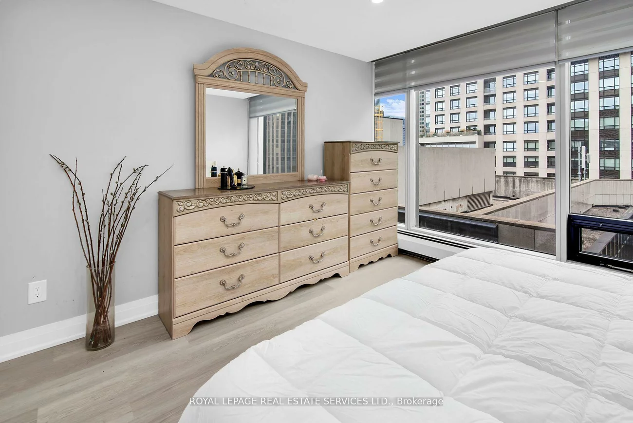 30, Wellington, Church-Yonge Corridor, Toronto