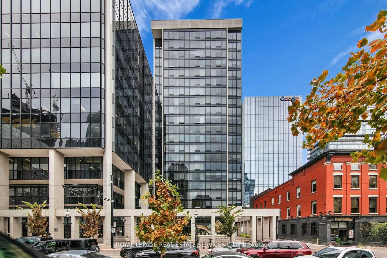 30, Wellington, Church-Yonge Corridor, Toronto