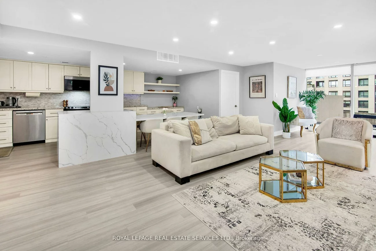 30, Wellington, Church-Yonge Corridor, Toronto