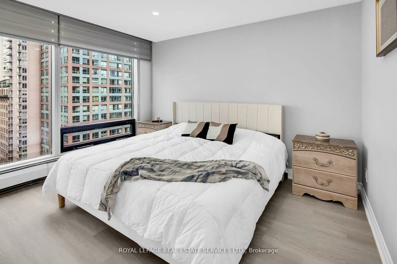 30, Wellington, Church-Yonge Corridor, Toronto