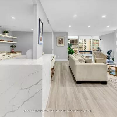30, Wellington, Church-Yonge Corridor, Toronto