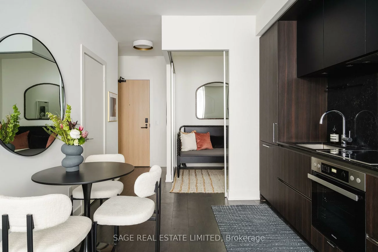 15, Mercer, Waterfront Communities C1, Toronto