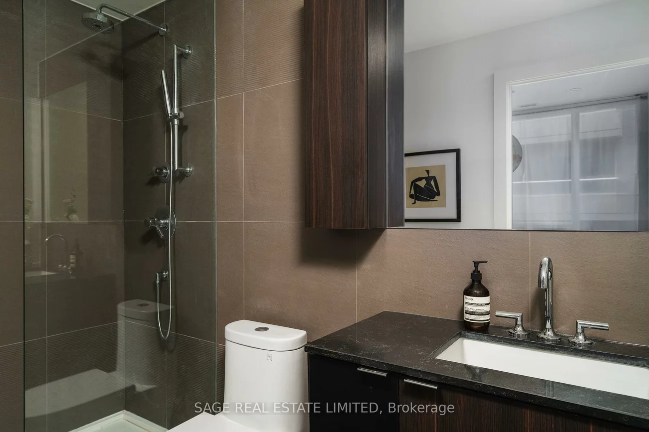 15, Mercer, Waterfront Communities C1, Toronto