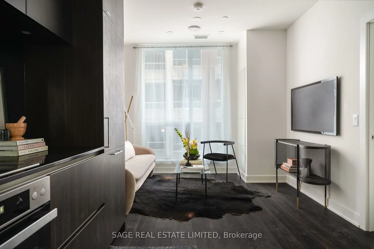15, Mercer, Waterfront Communities C1, Toronto