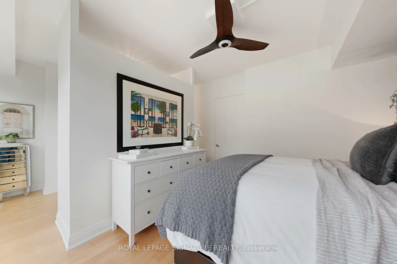 333, Adelaide, Moss Park, Toronto