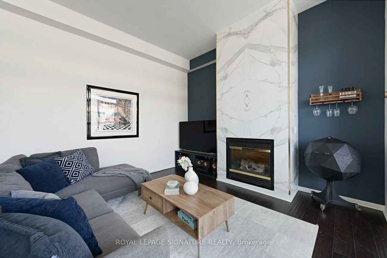 333, Adelaide, Moss Park, Toronto