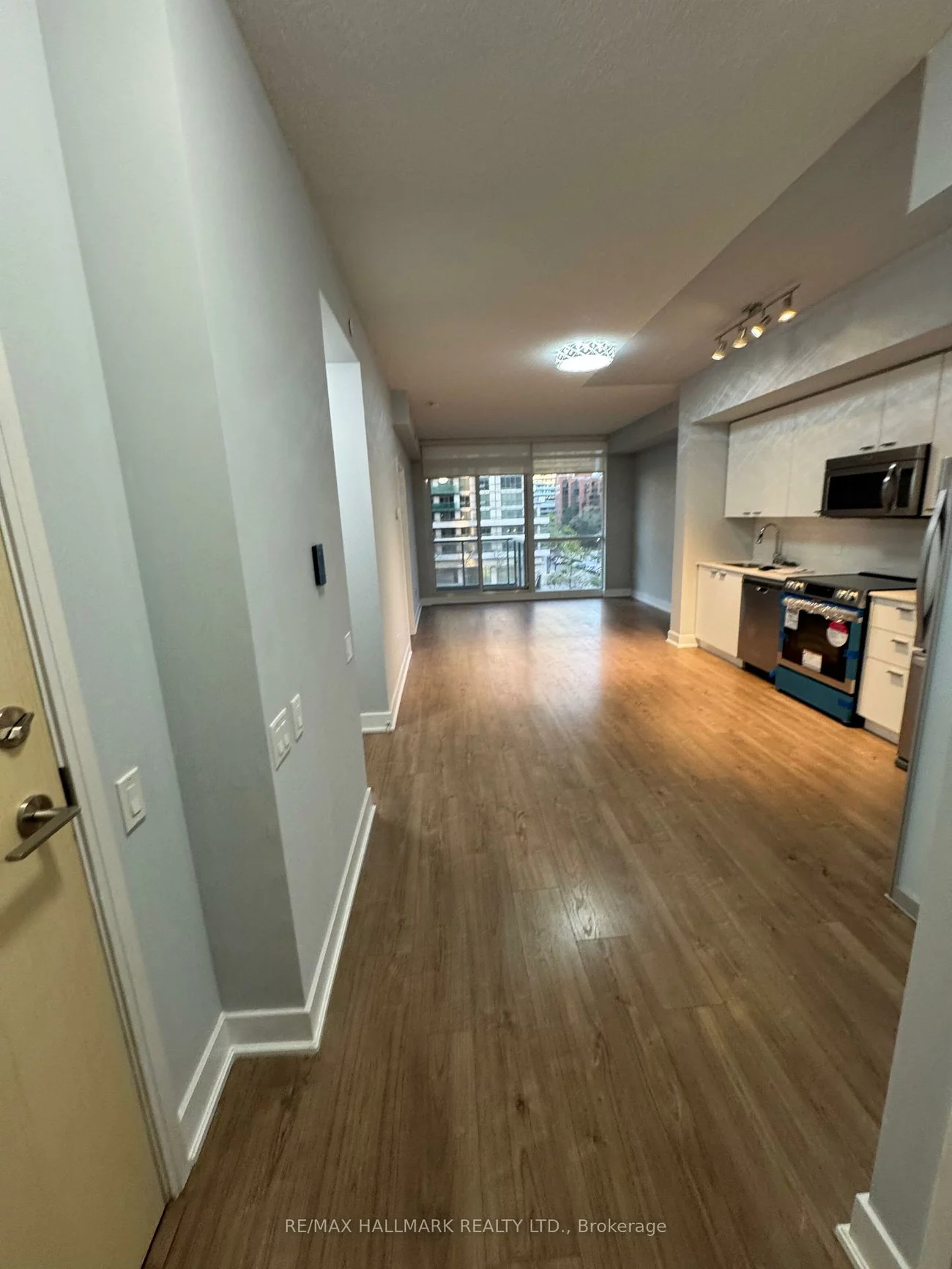 30, Roehampton, Mount Pleasant West, Toronto