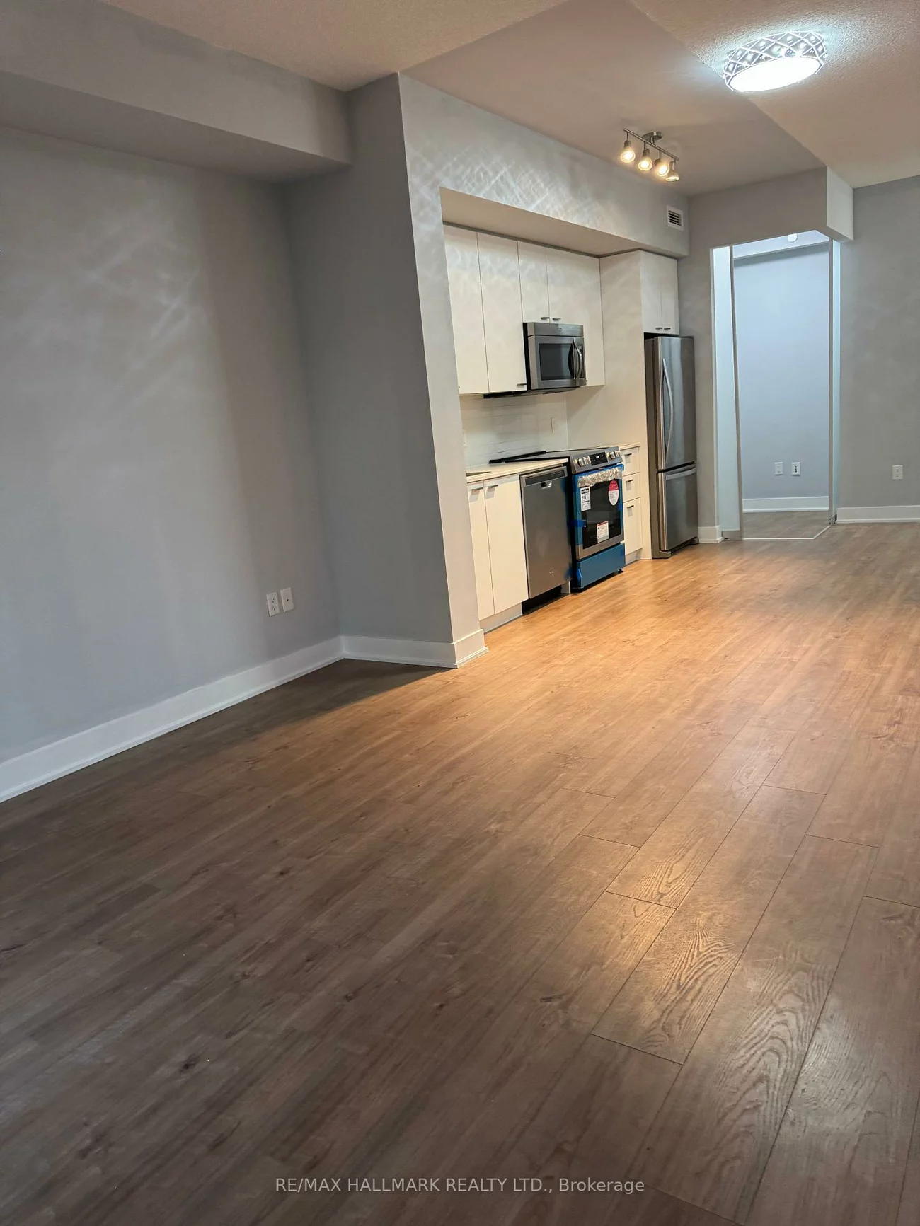 30, Roehampton, Mount Pleasant West, Toronto