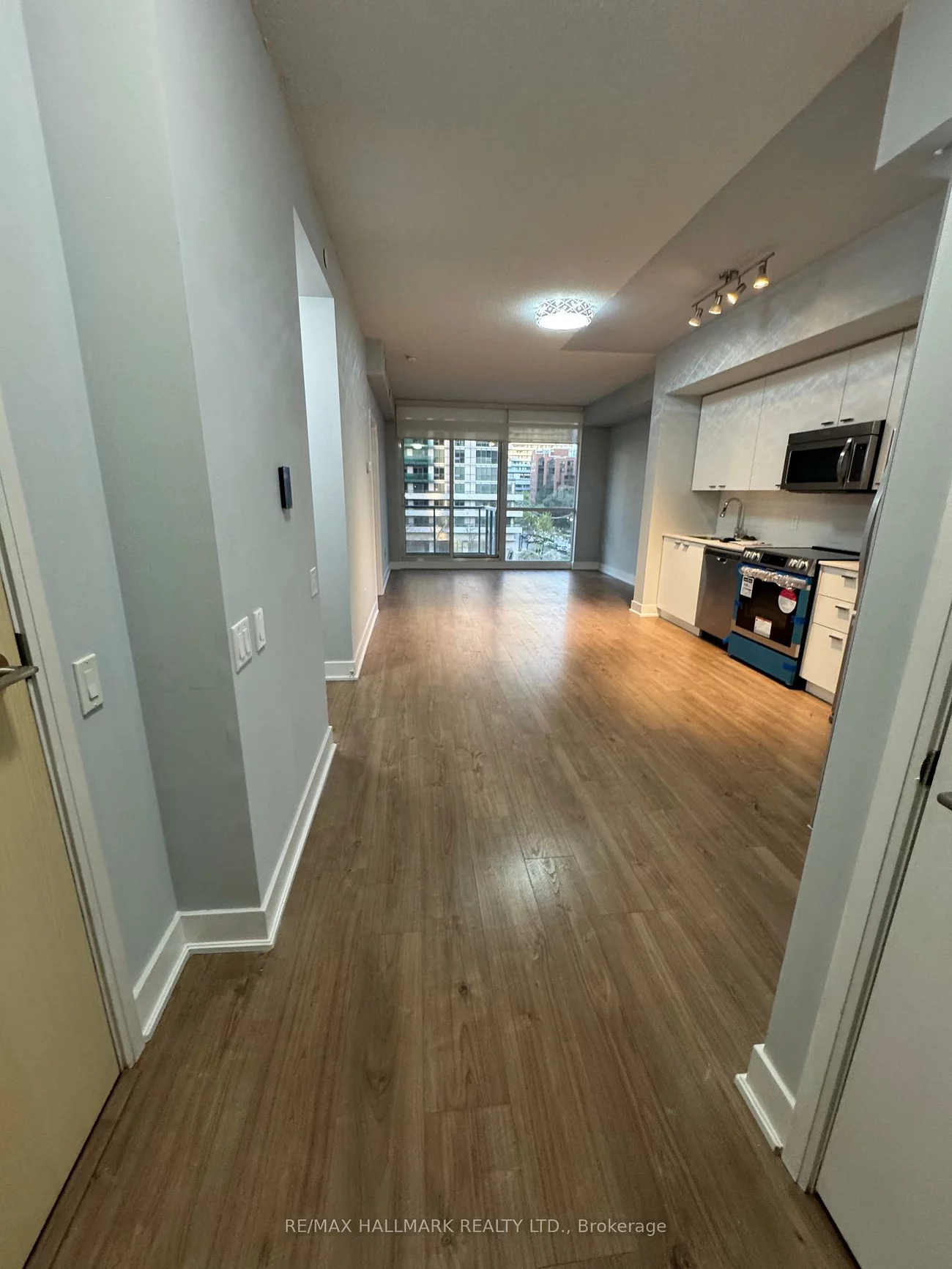 30, Roehampton, Mount Pleasant West, Toronto