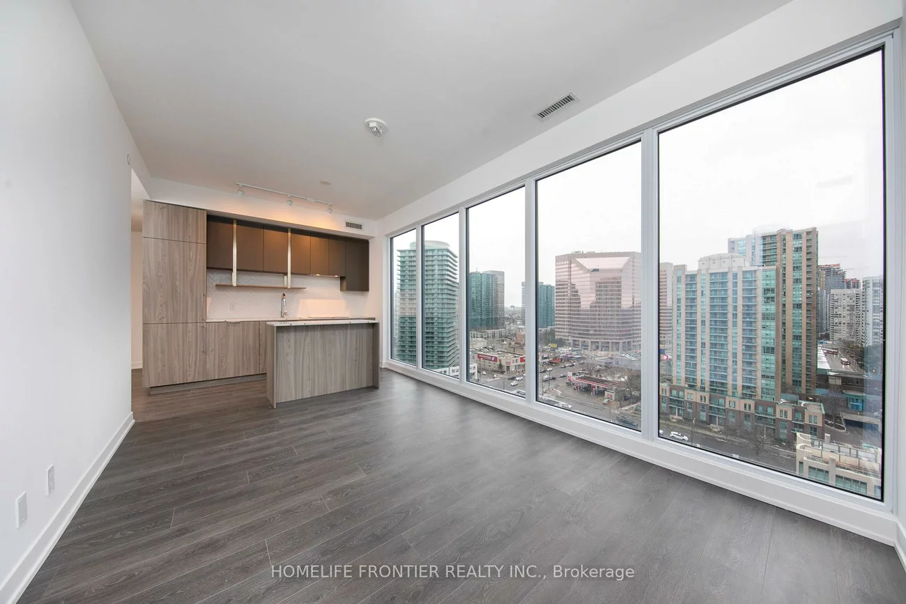 15, Holmes, Willowdale East, Toronto