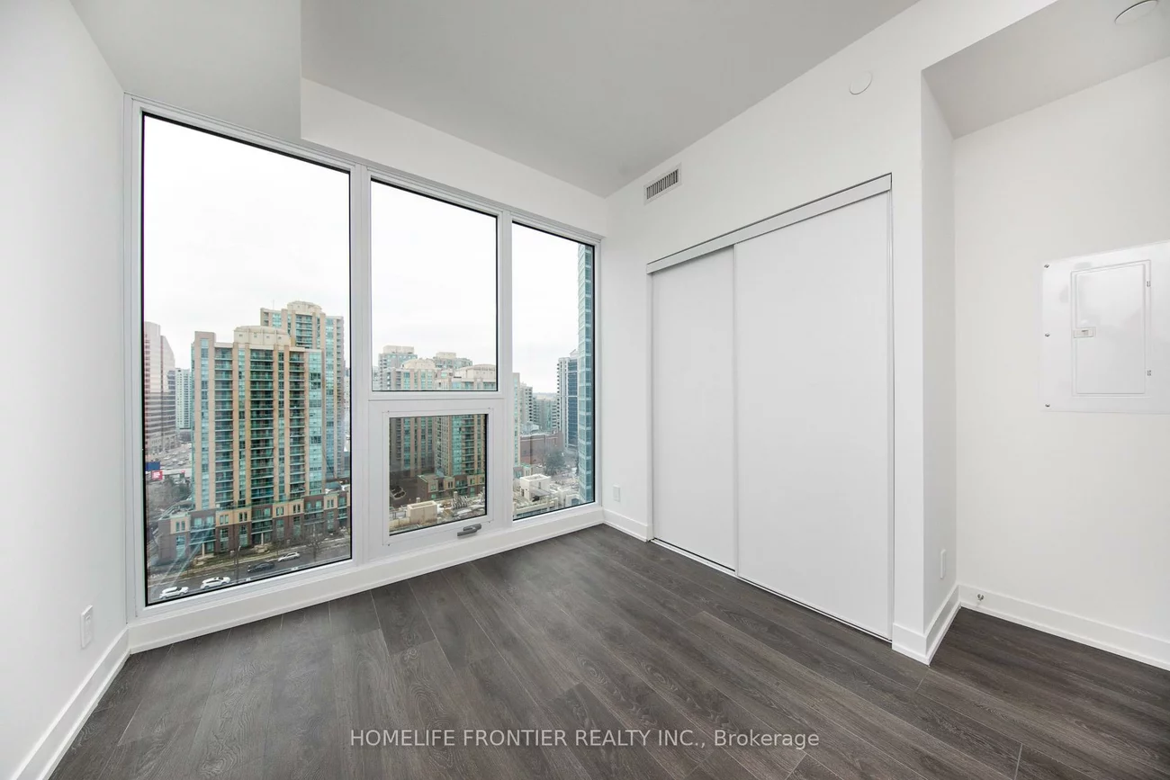15, Holmes, Willowdale East, Toronto
