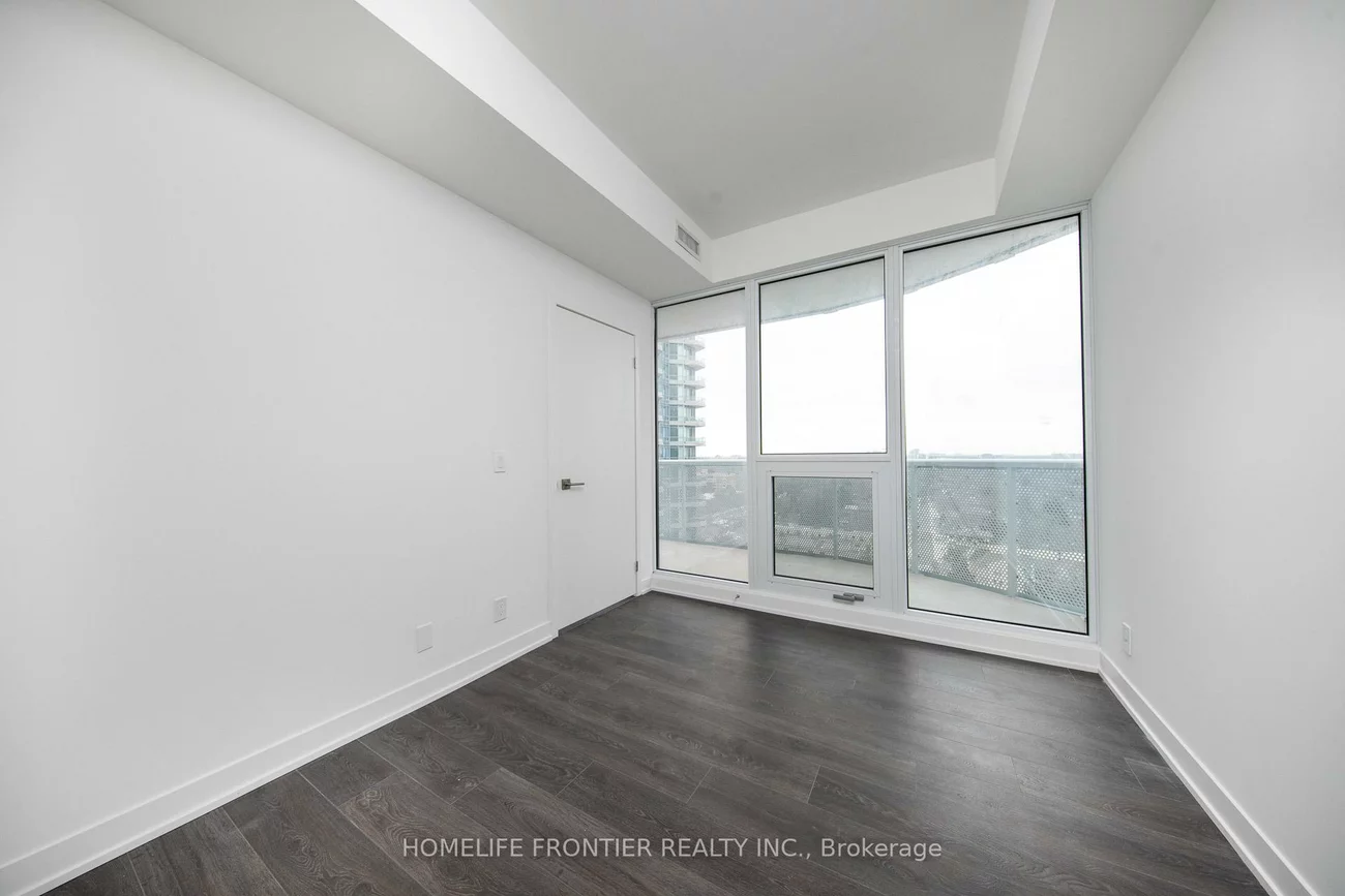 15, Holmes, Willowdale East, Toronto