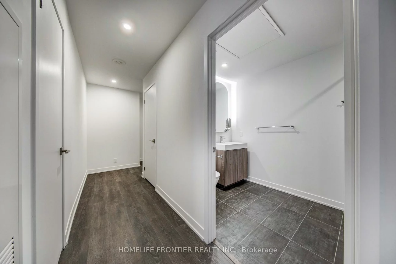 15, Holmes, Willowdale East, Toronto