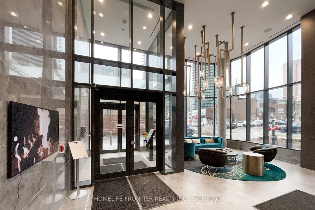 15, Holmes, Willowdale East, Toronto