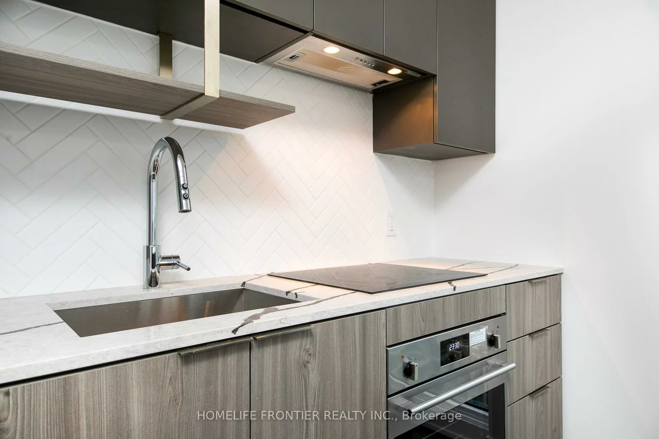 15, Holmes, Willowdale East, Toronto