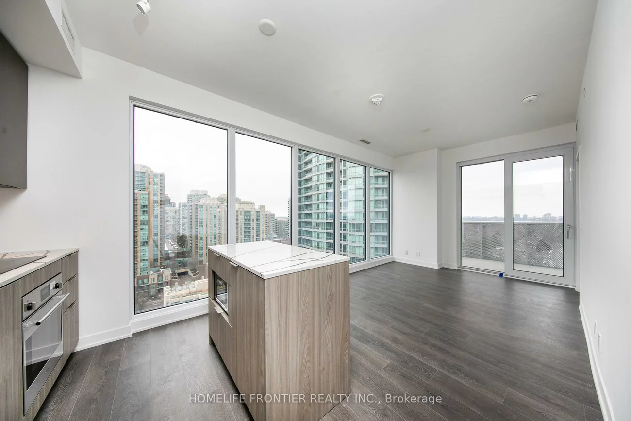 15, Holmes, Willowdale East, Toronto
