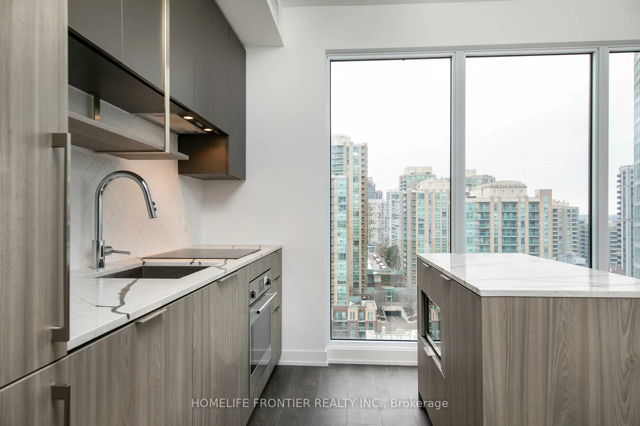 15, Holmes, Willowdale East, Toronto