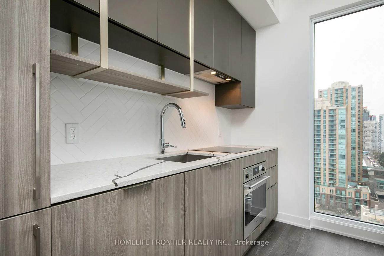 15, Holmes, Willowdale East, Toronto