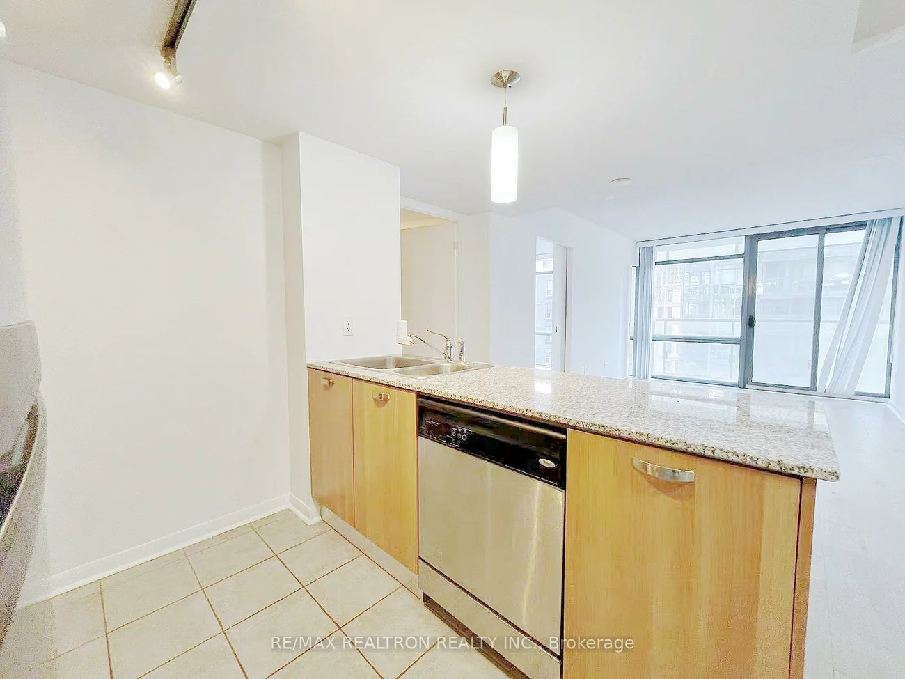 37, Grosvenor, Bay Street Corridor, Toronto