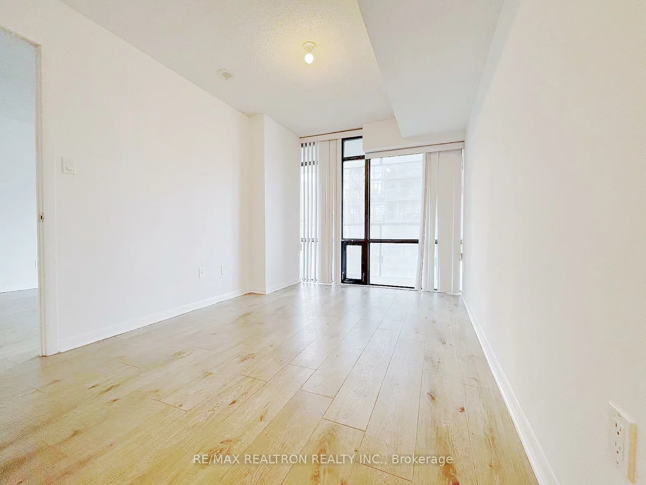 37, Grosvenor, Bay Street Corridor, Toronto