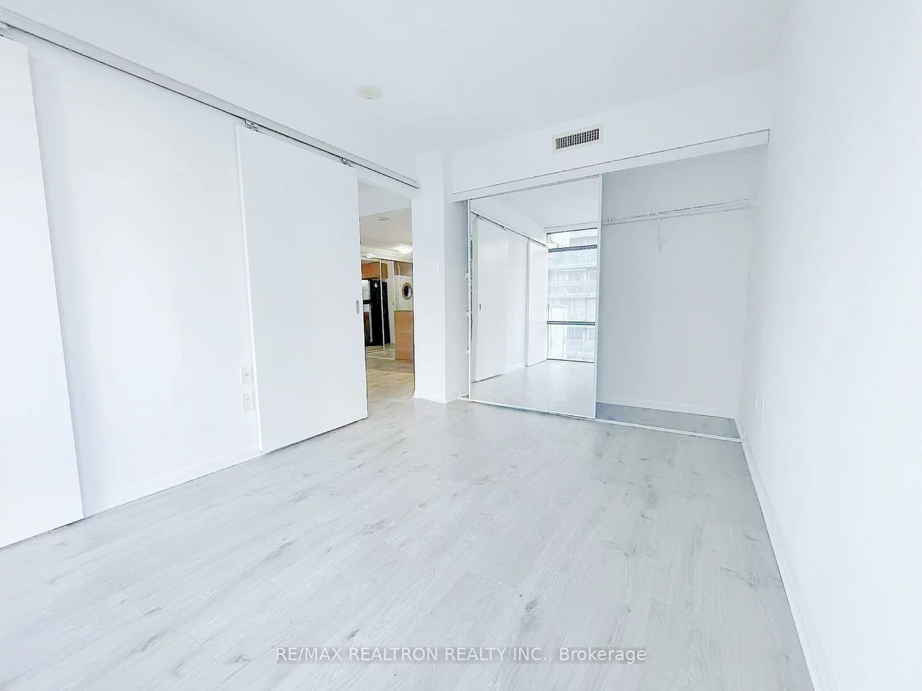 37, Grosvenor, Bay Street Corridor, Toronto