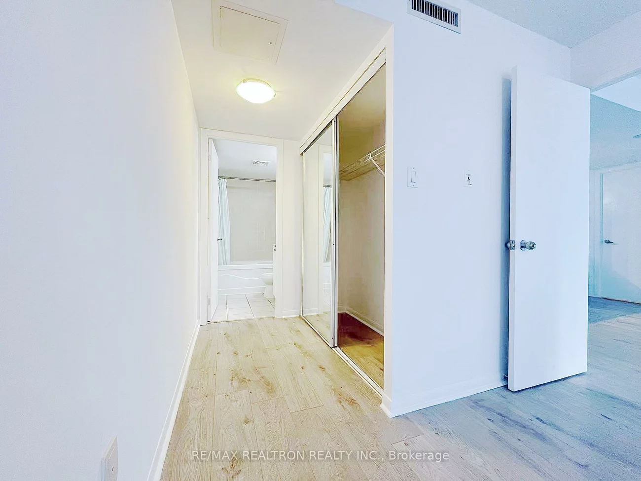 37, Grosvenor, Bay Street Corridor, Toronto