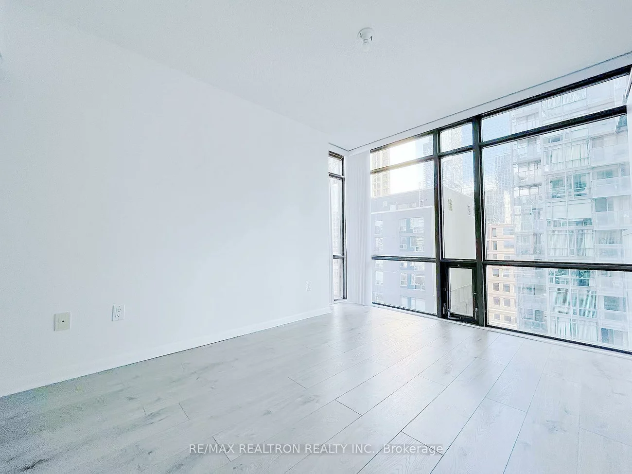 37, Grosvenor, Bay Street Corridor, Toronto