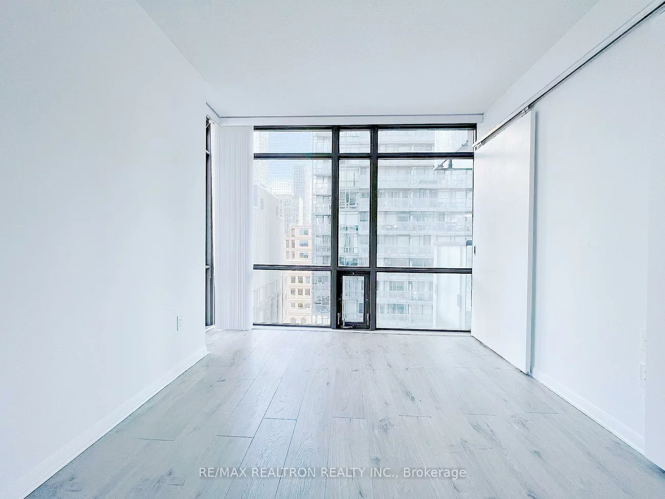 37, Grosvenor, Bay Street Corridor, Toronto