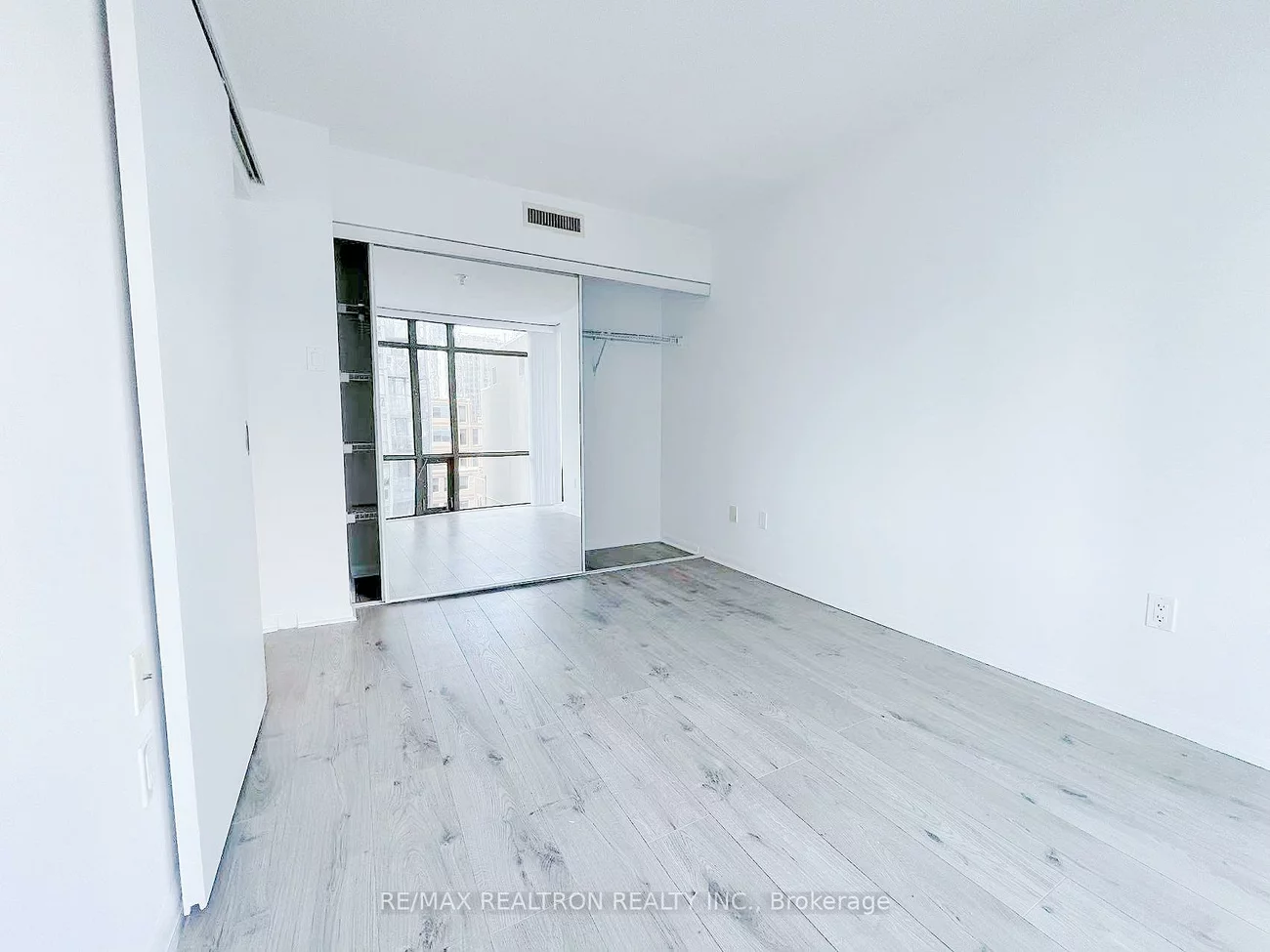 37, Grosvenor, Bay Street Corridor, Toronto