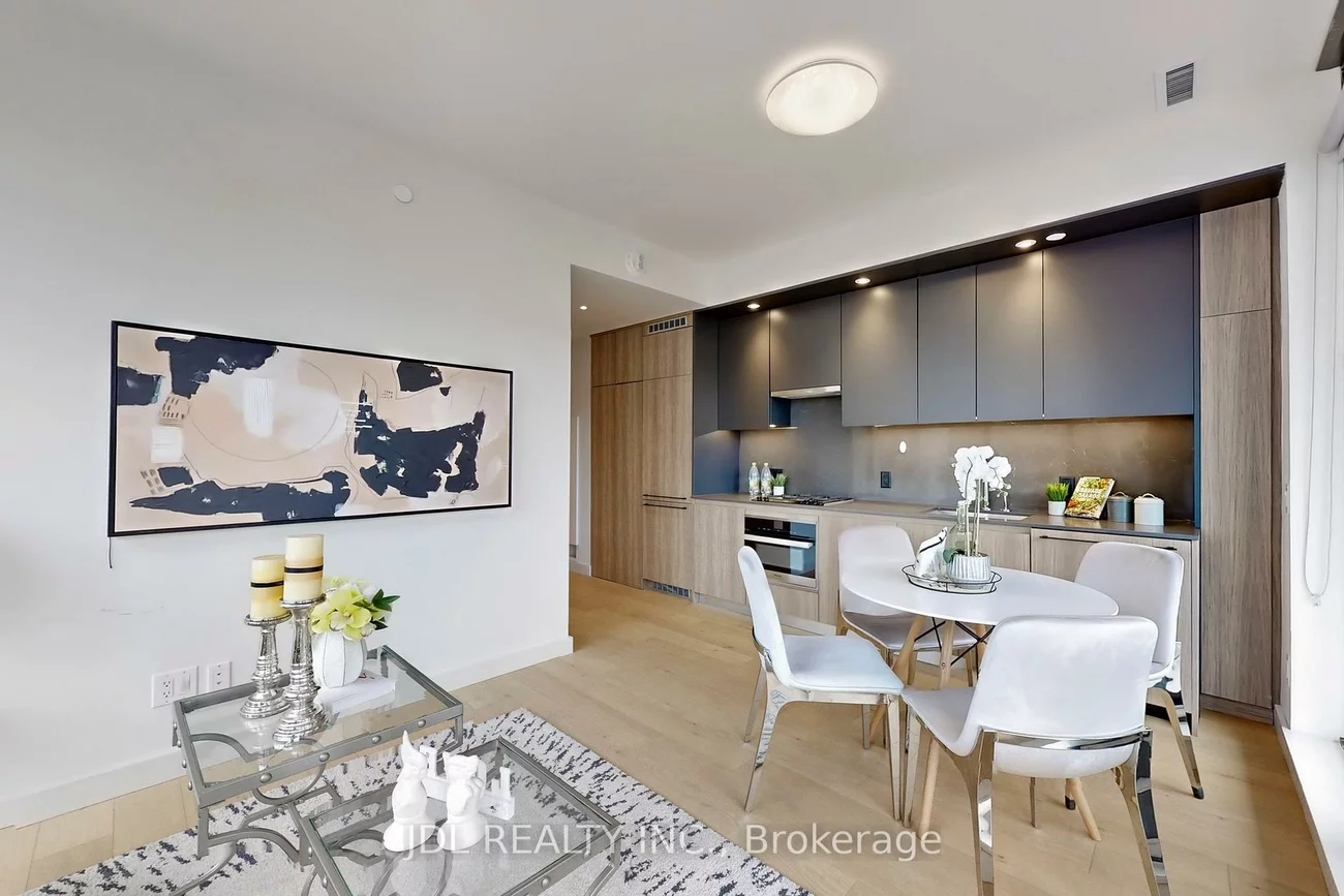 81, Wellesley, Church-Yonge Corridor, Toronto