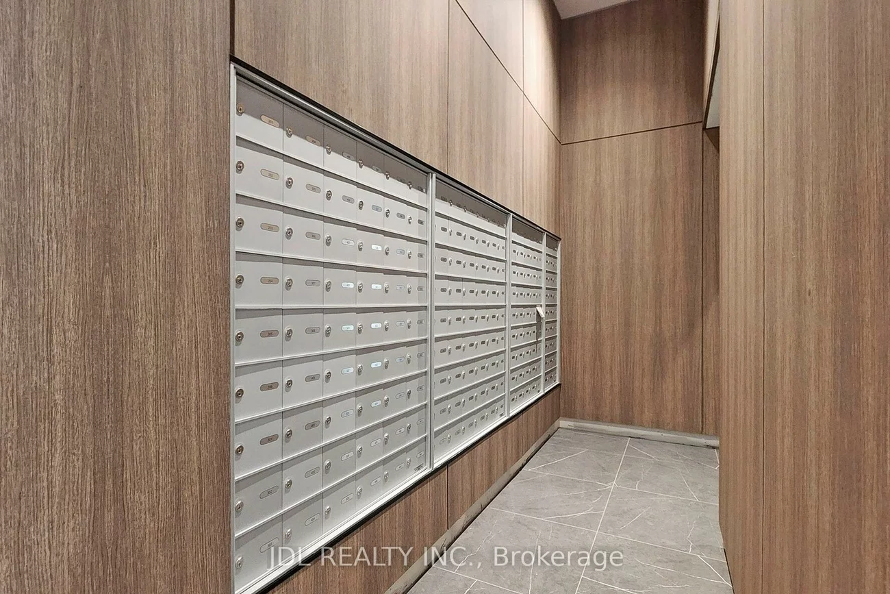 81, Wellesley, Church-Yonge Corridor, Toronto