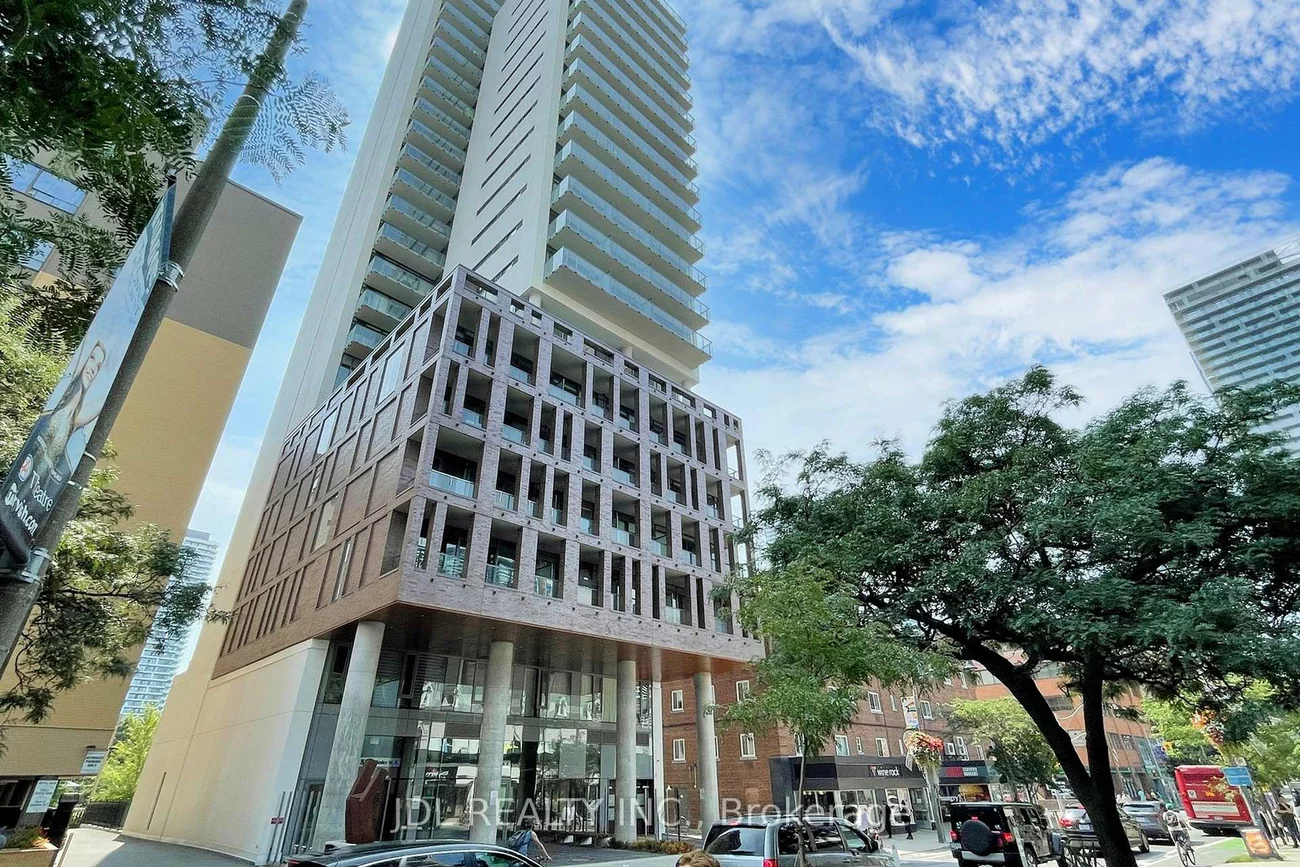 81, Wellesley, Church-Yonge Corridor, Toronto