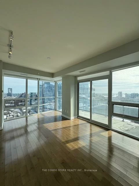 460, Adelaide, Moss Park, Toronto