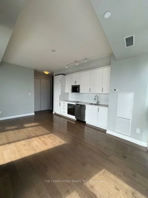 460, Adelaide, Moss Park, Toronto