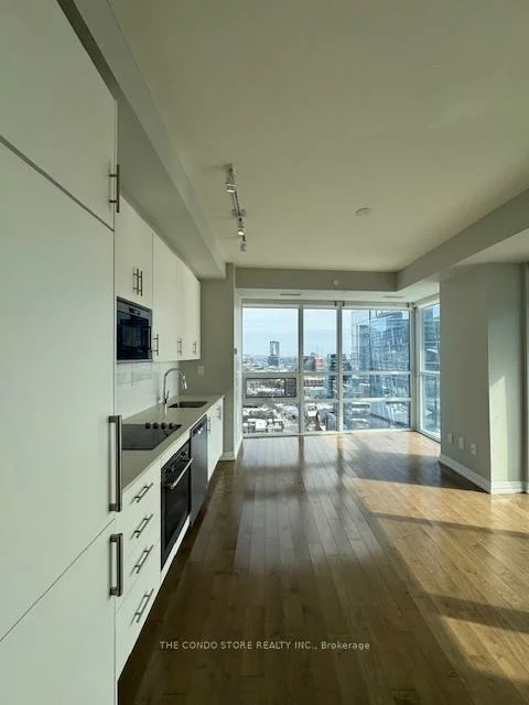 460, Adelaide, Moss Park, Toronto
