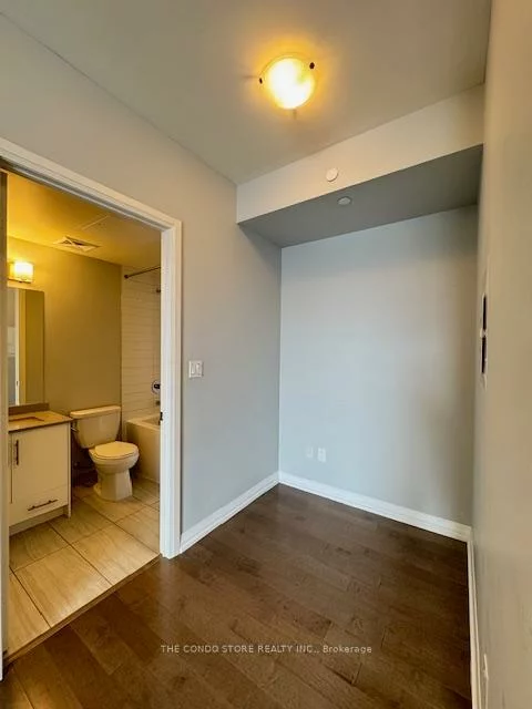 460, Adelaide, Moss Park, Toronto