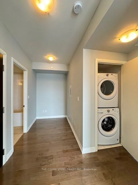 460, Adelaide, Moss Park, Toronto