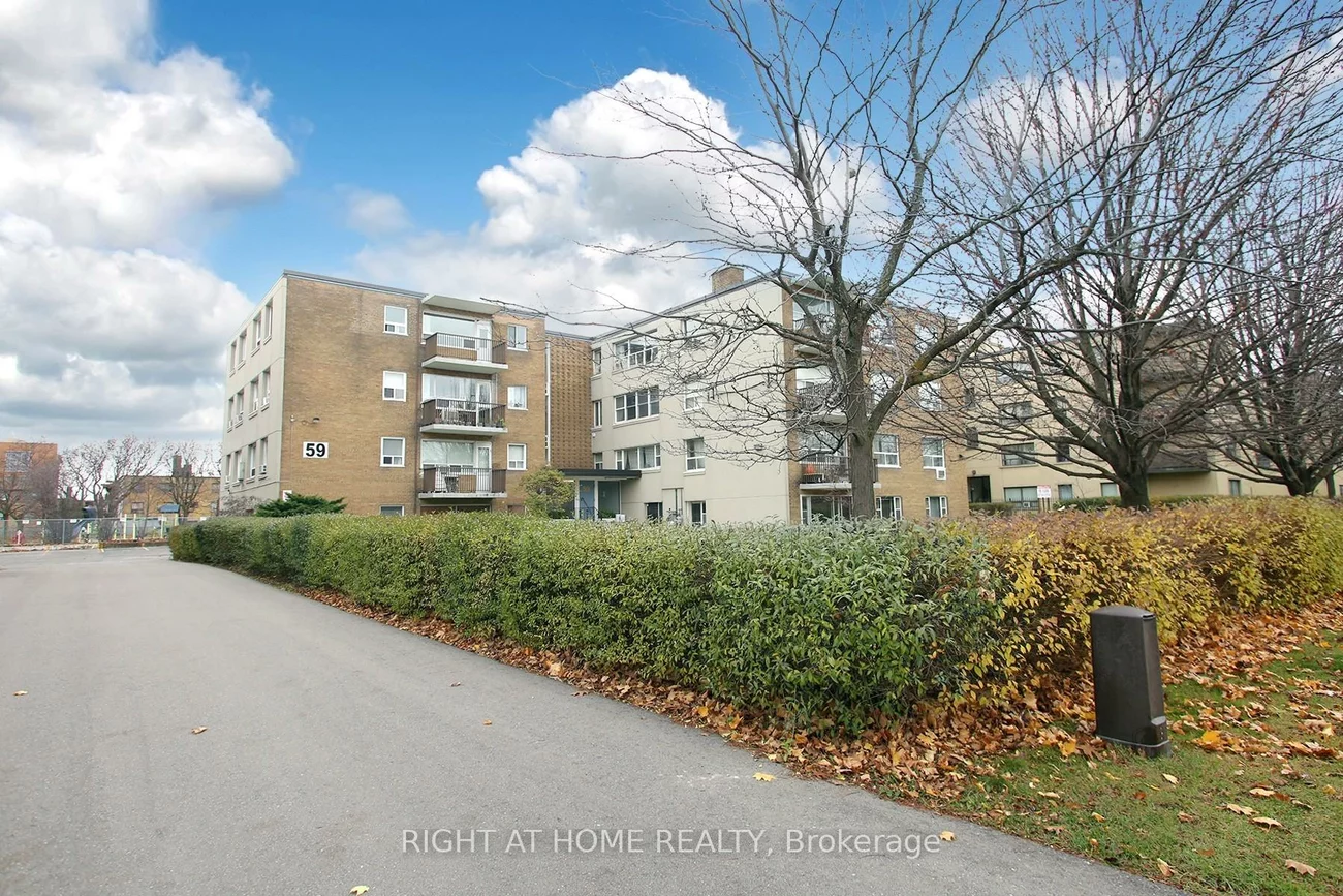 59, Neptune, Englemount-Lawrence, Toronto