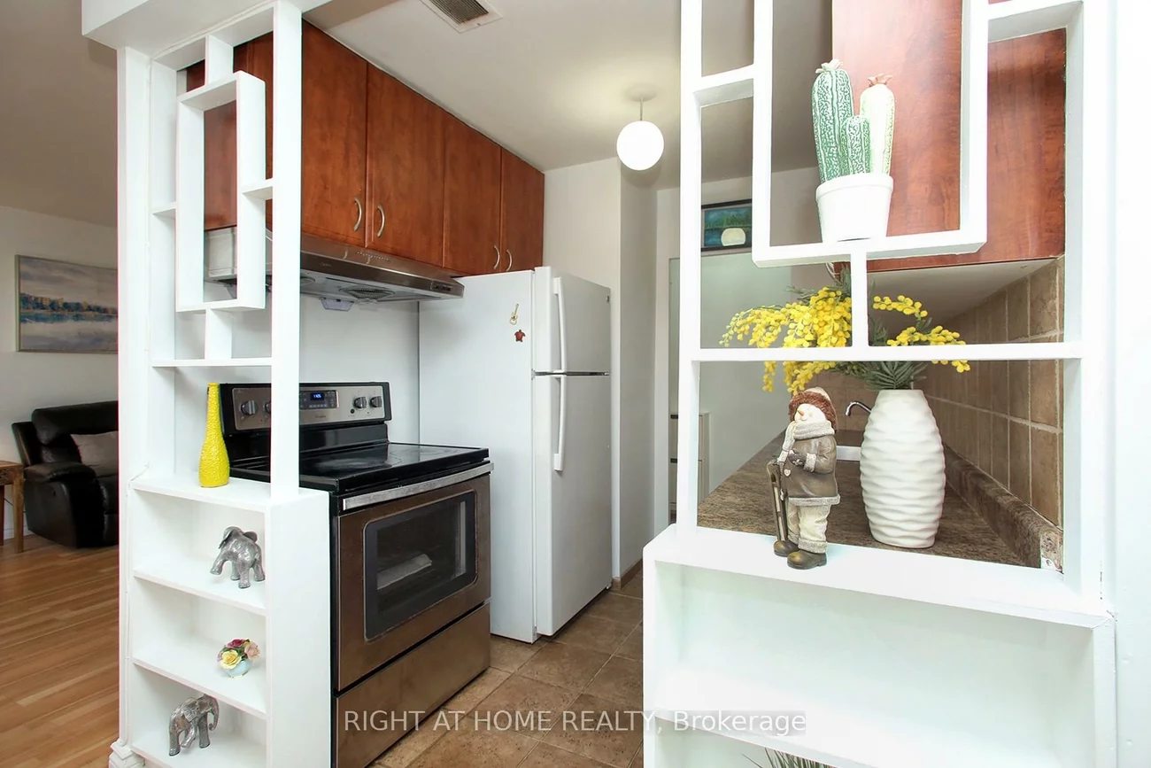 59, Neptune, Englemount-Lawrence, Toronto