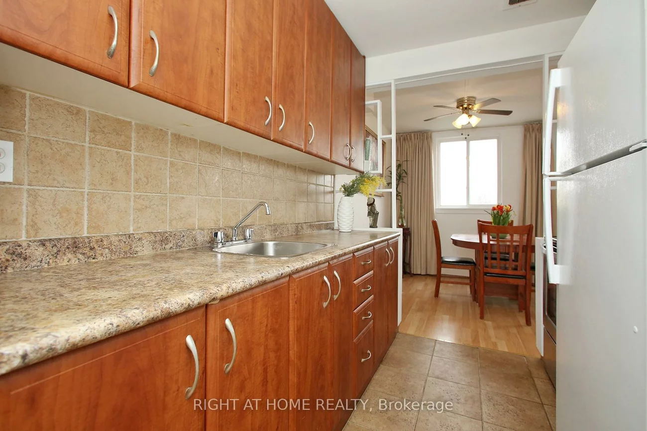 59, Neptune, Englemount-Lawrence, Toronto