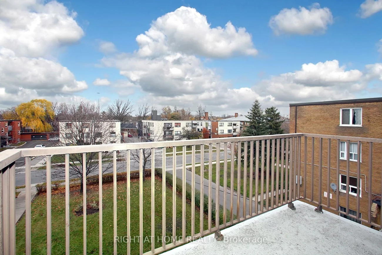 59, Neptune, Englemount-Lawrence, Toronto