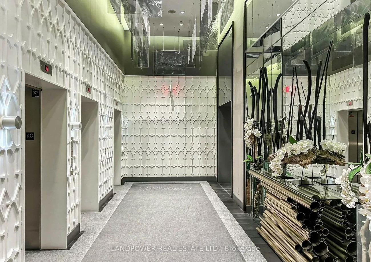 32, Davenport, Annex, Toronto